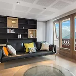 Appartement Rénové 3 Chambres, 1850, Avec Balcon Et Parking - Fr-1-564-59