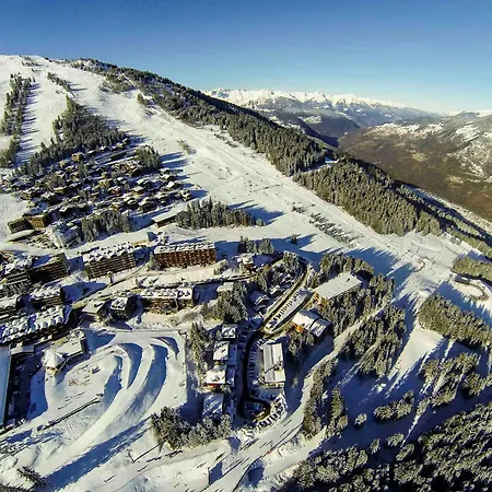Apartment Renove 3 Chambres, 1850, Avec Balcon Et Parking - Fr-1-564-59 Courchevel