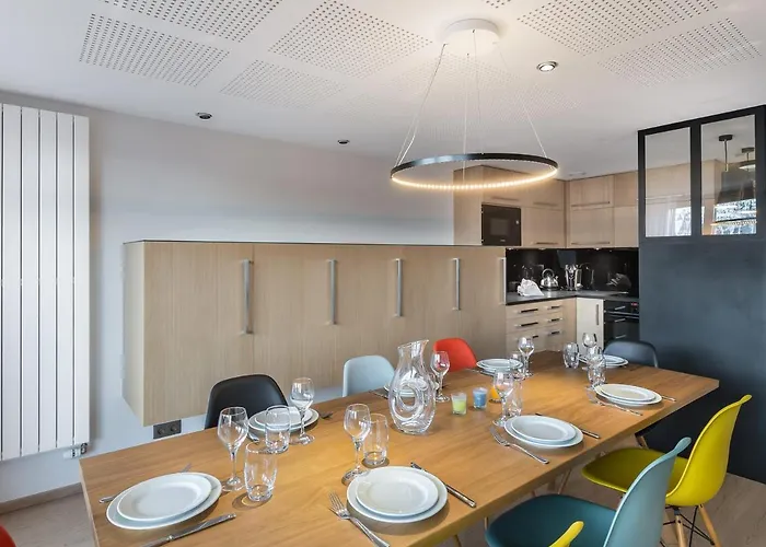 Апартаменти Renove 3 Chambres, 1850, Avec Balcon Et Parking - Fr-1-564-59 *